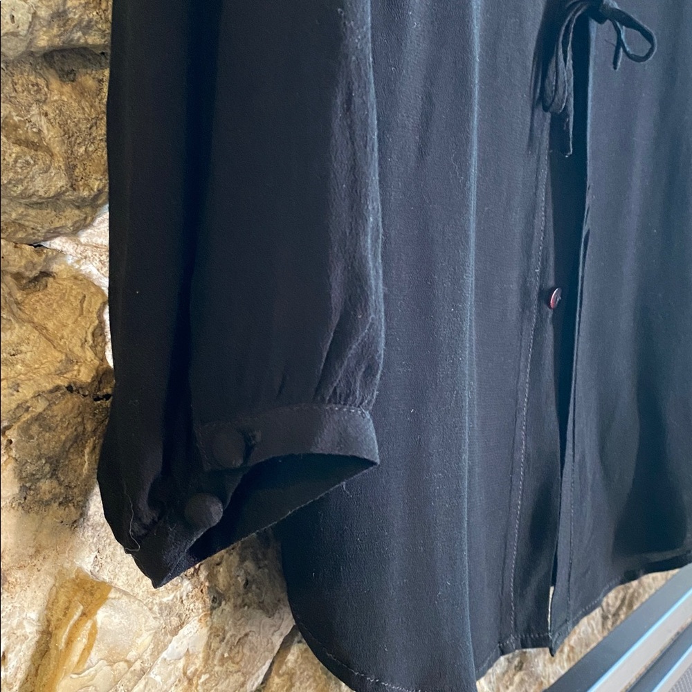 Liz Wear button/tie front blouse - Sz L - Picture 3 of 5